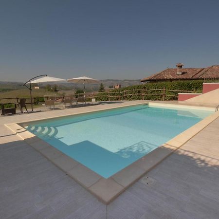 Bed and Breakfast Poggio Dei Farinetti Diano dʼAlba Exterior foto